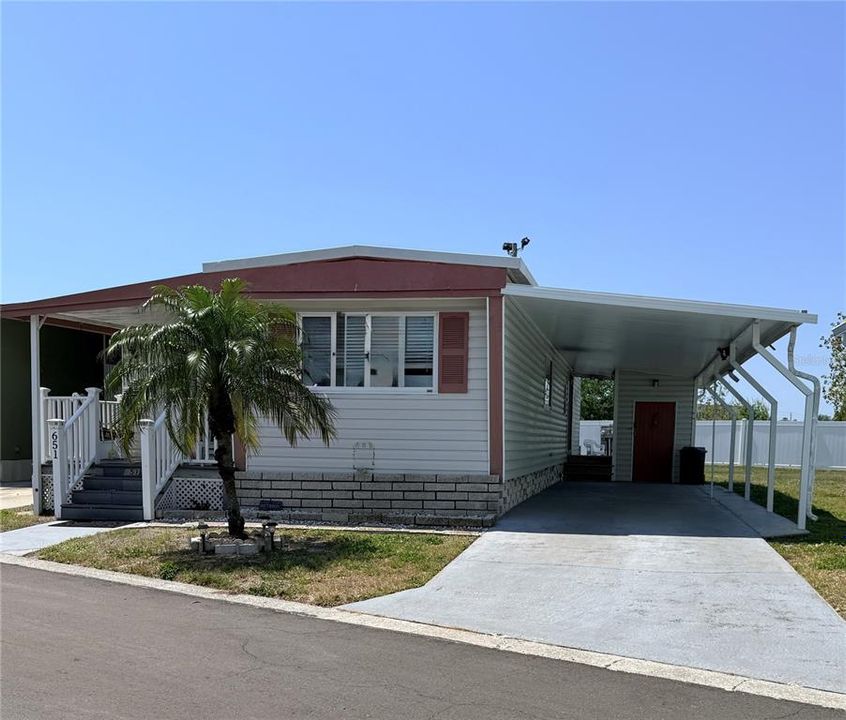 Active With Contract: $99,000 (2 beds, 1 baths, 852 Square Feet)
