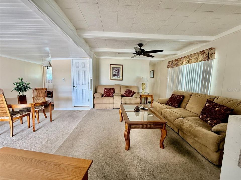 Active With Contract: $99,000 (2 beds, 1 baths, 852 Square Feet)