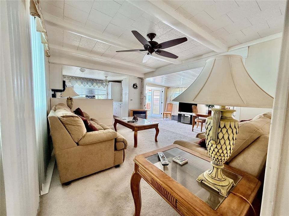 Active With Contract: $99,000 (2 beds, 1 baths, 852 Square Feet)