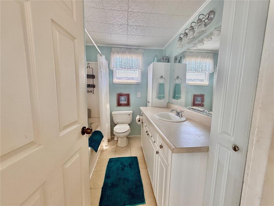 Active With Contract: $99,000 (2 beds, 1 baths, 852 Square Feet)
