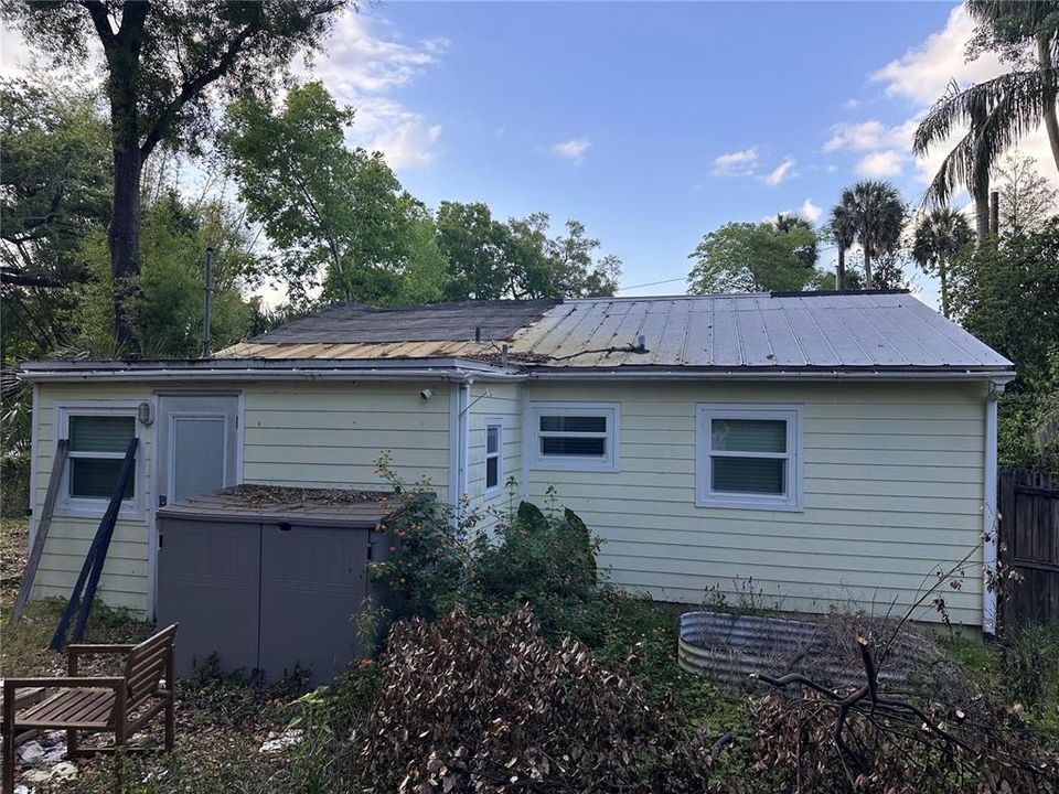 Active With Contract: $142,000 (2 beds, 1 baths, 837 Square Feet)