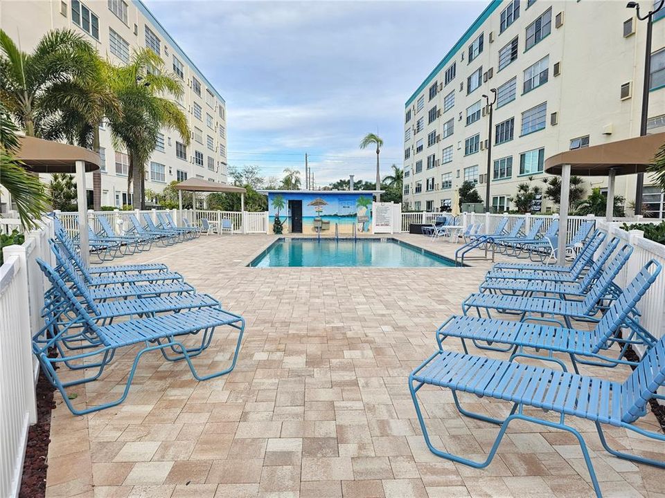 For Sale: $250,000 (1 beds, 1 baths, 1170 Square Feet)