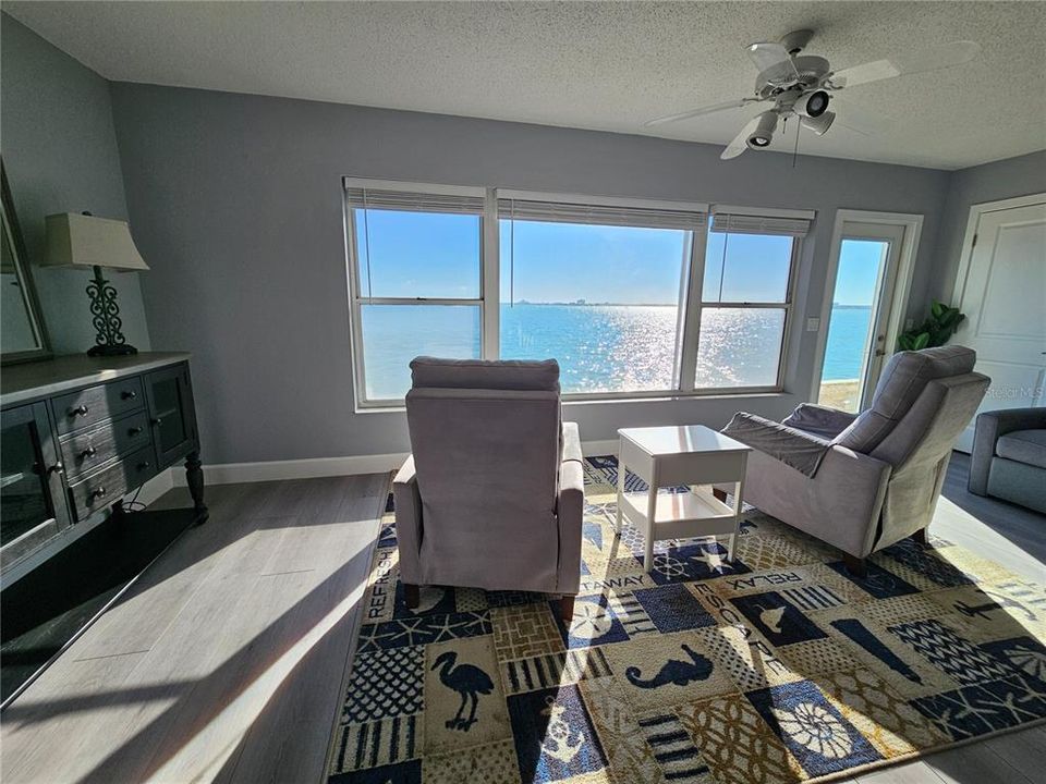 For Sale: $250,000 (1 beds, 1 baths, 1170 Square Feet)