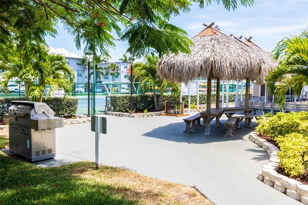 For Sale: $250,000 (1 beds, 1 baths, 1170 Square Feet)