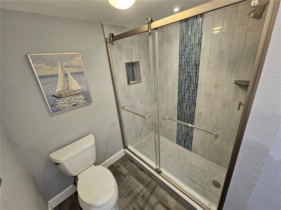 For Sale: $250,000 (1 beds, 1 baths, 1170 Square Feet)