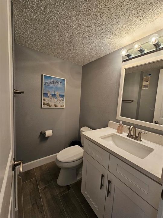 For Sale: $250,000 (1 beds, 1 baths, 1170 Square Feet)