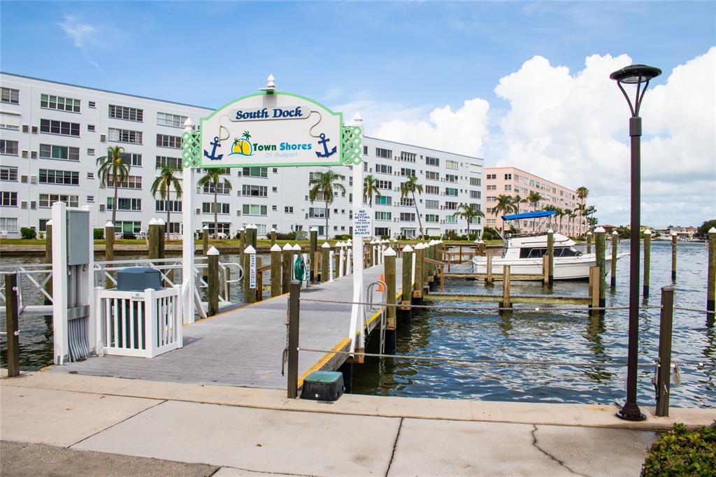 For Sale: $250,000 (1 beds, 1 baths, 1170 Square Feet)