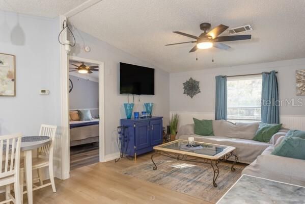 Active With Contract: $273,500 (2 beds, 2 baths, 960 Square Feet)