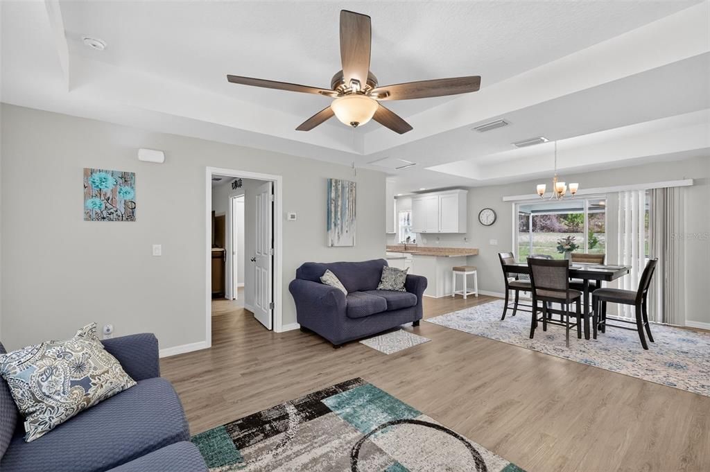 En Venta: $429,900 (3 camas, 2 baños, 1618 Pies cuadrados)