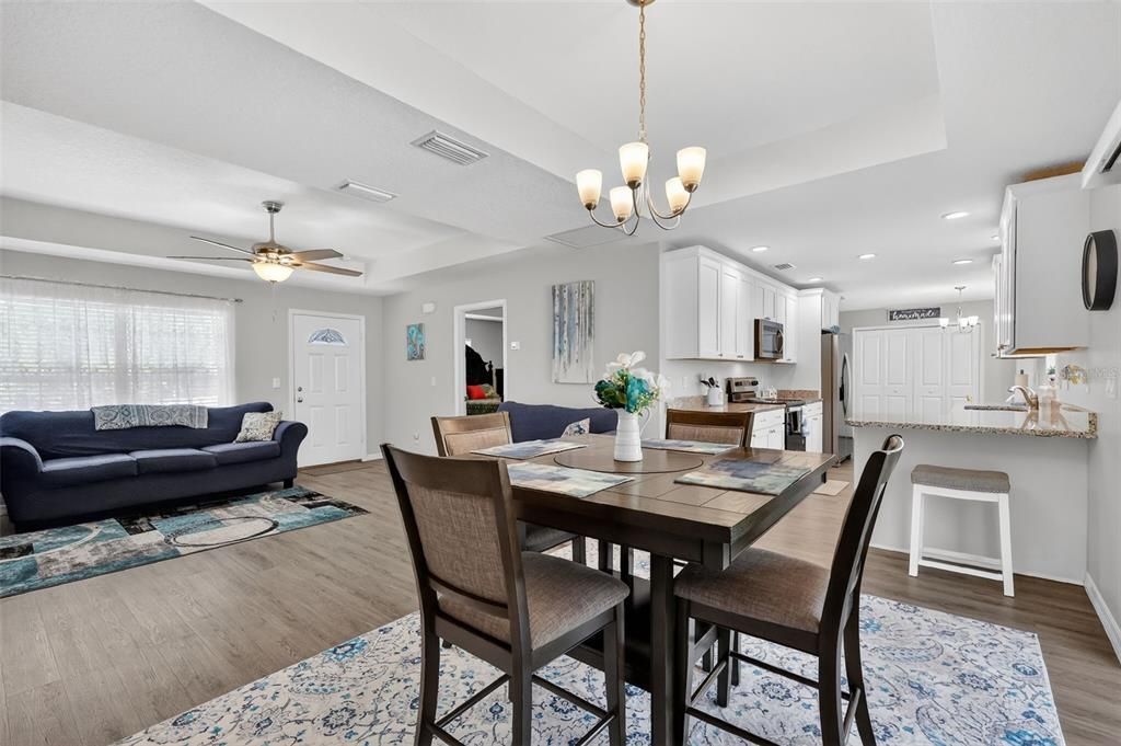 En Venta: $429,900 (3 camas, 2 baños, 1618 Pies cuadrados)