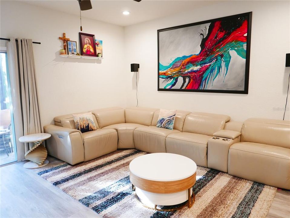En Venta: $350,000 (3 camas, 2 baños, 1758 Pies cuadrados)