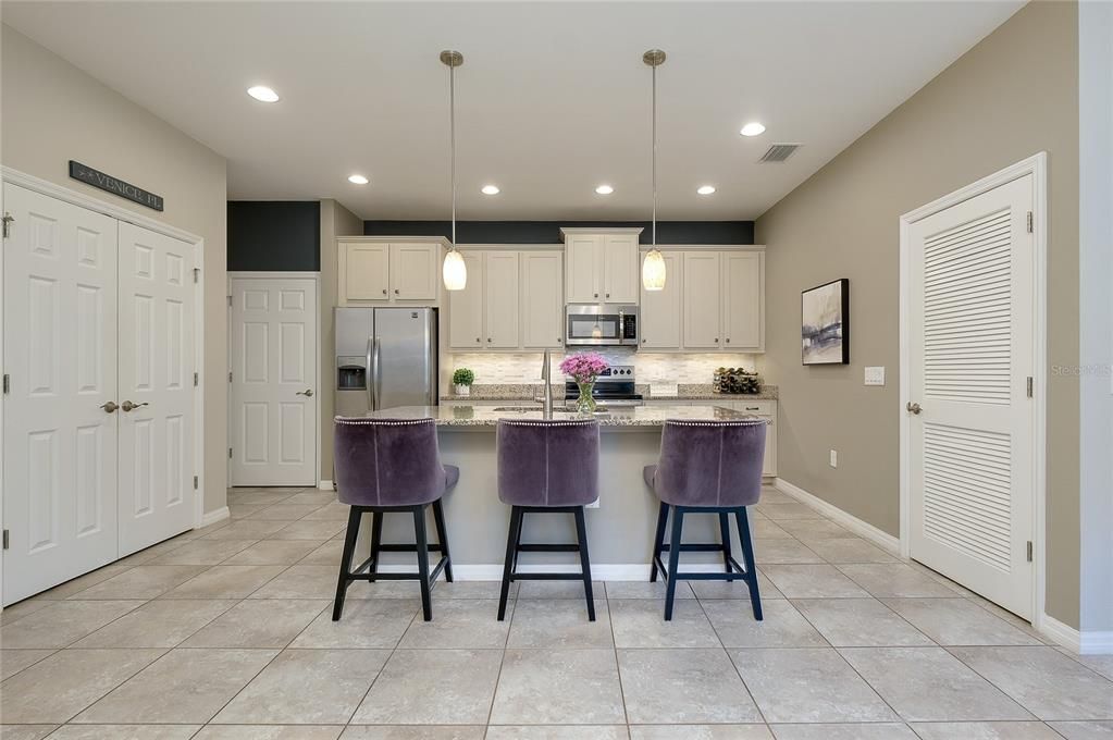 Active With Contract: $339,000 (2 beds, 2 baths, 1515 Square Feet)