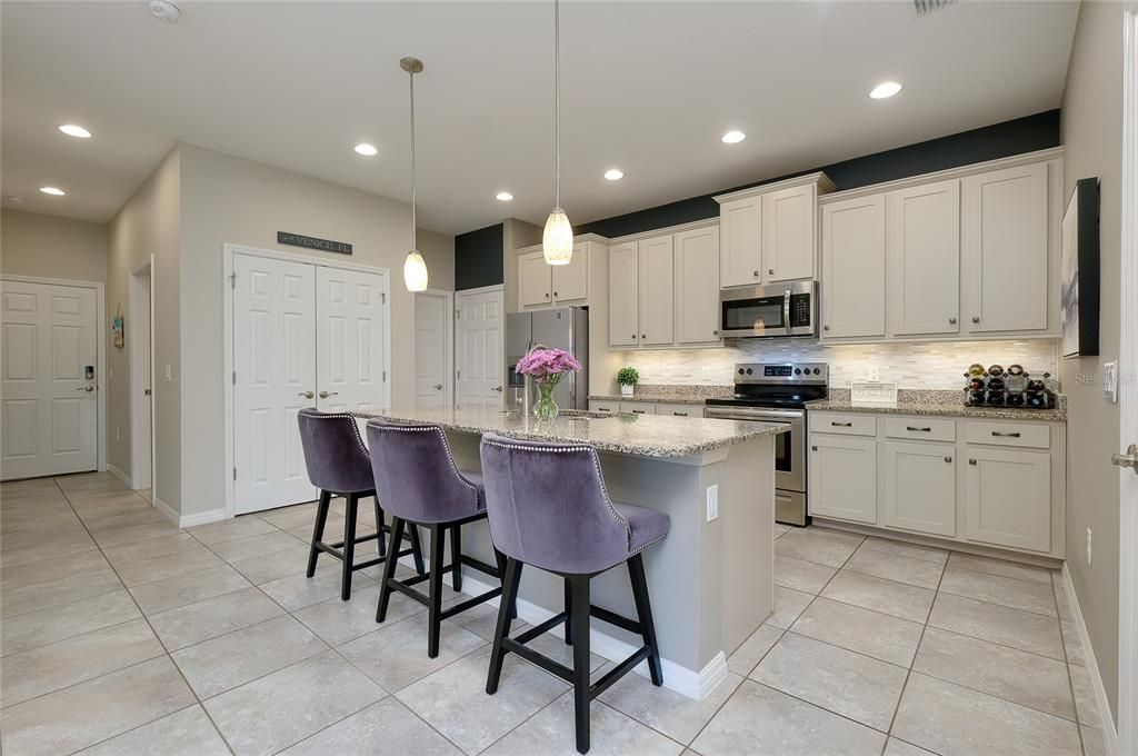Active With Contract: $339,000 (2 beds, 2 baths, 1515 Square Feet)
