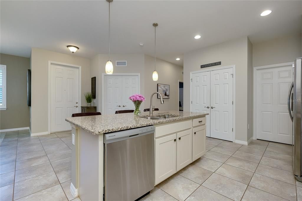 Active With Contract: $339,000 (2 beds, 2 baths, 1515 Square Feet)