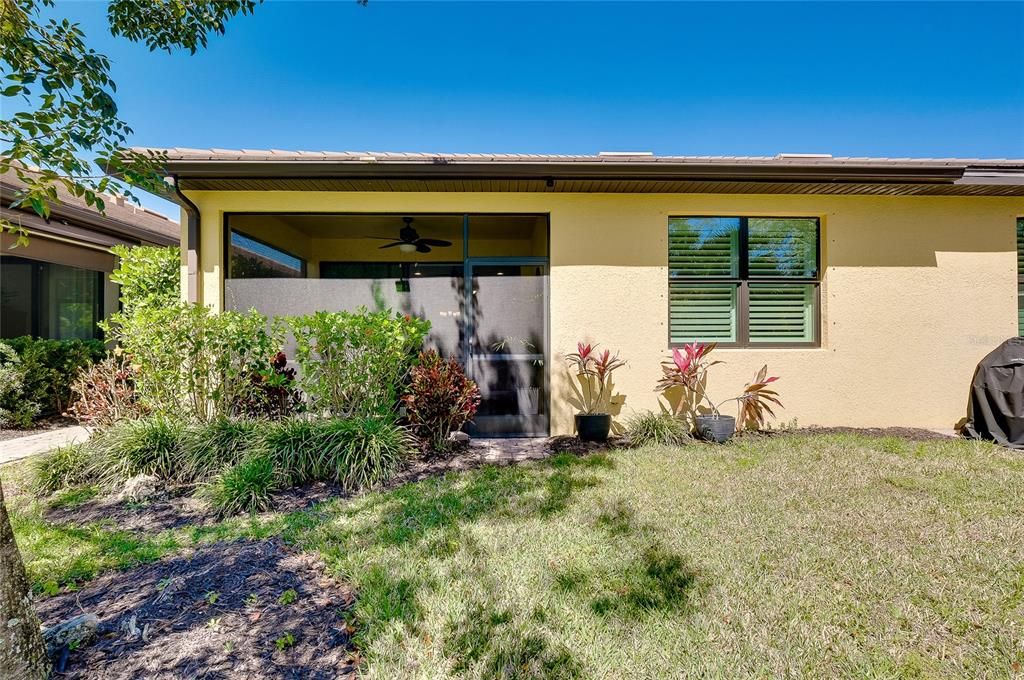 Active With Contract: $339,000 (2 beds, 2 baths, 1515 Square Feet)