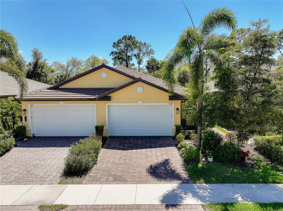 Active With Contract: $339,000 (2 beds, 2 baths, 1515 Square Feet)