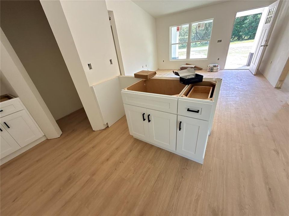 На продажу: $259,000 (3 спален, 2 ванн, 1173 Квадратных фут)