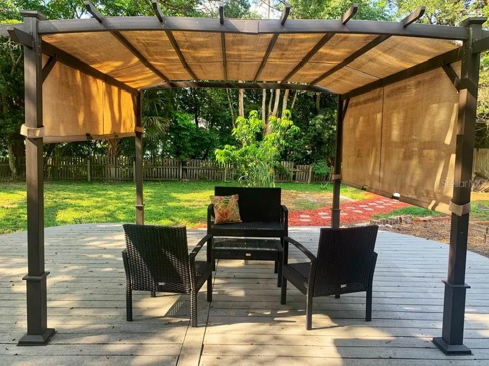 На продажу: $325,000 (4 спален, 2 ванн, 1712 Квадратных фут)