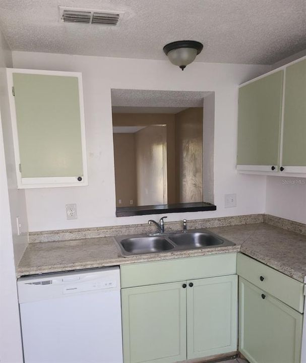 En Venta: $135,000 (3 camas, 2 baños, 1260 Pies cuadrados)