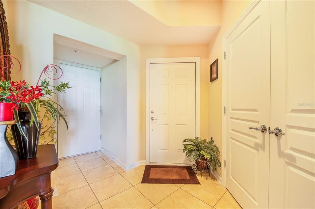 На продажу: $250,000 (2 спален, 2 ванн, 1435 Квадратных фут)