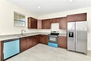 For Rent: $2,700 (5 beds, 3 baths, 2283 Square Feet)