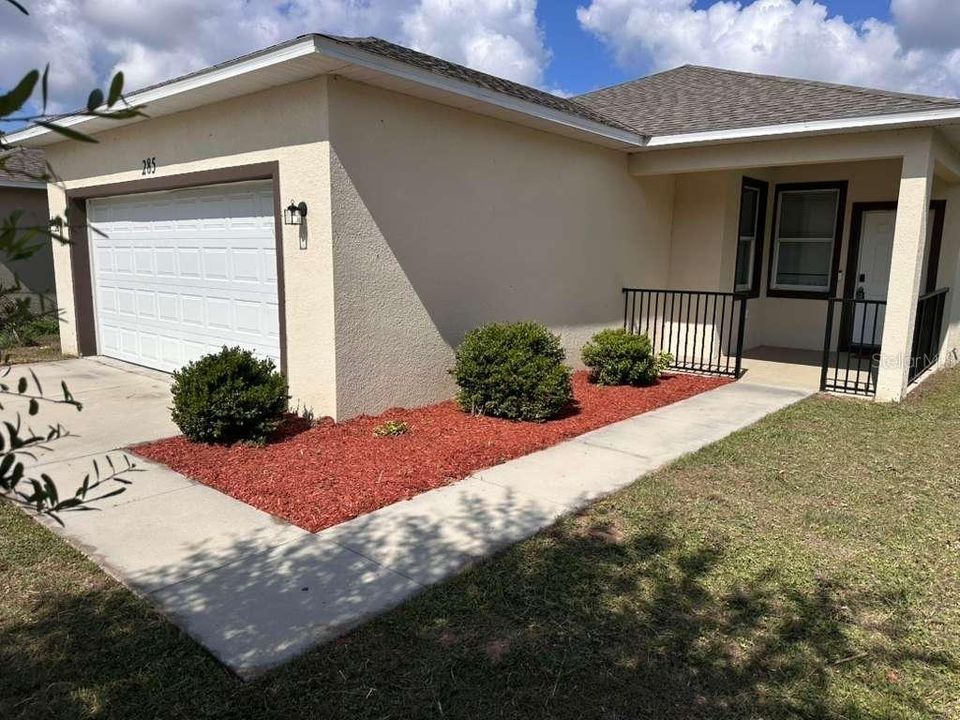 For Rent: $2,700 (5 beds, 3 baths, 2283 Square Feet)