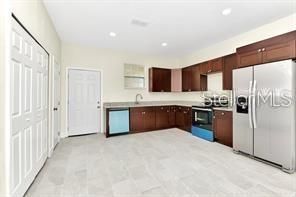 For Rent: $2,700 (5 beds, 3 baths, 2283 Square Feet)