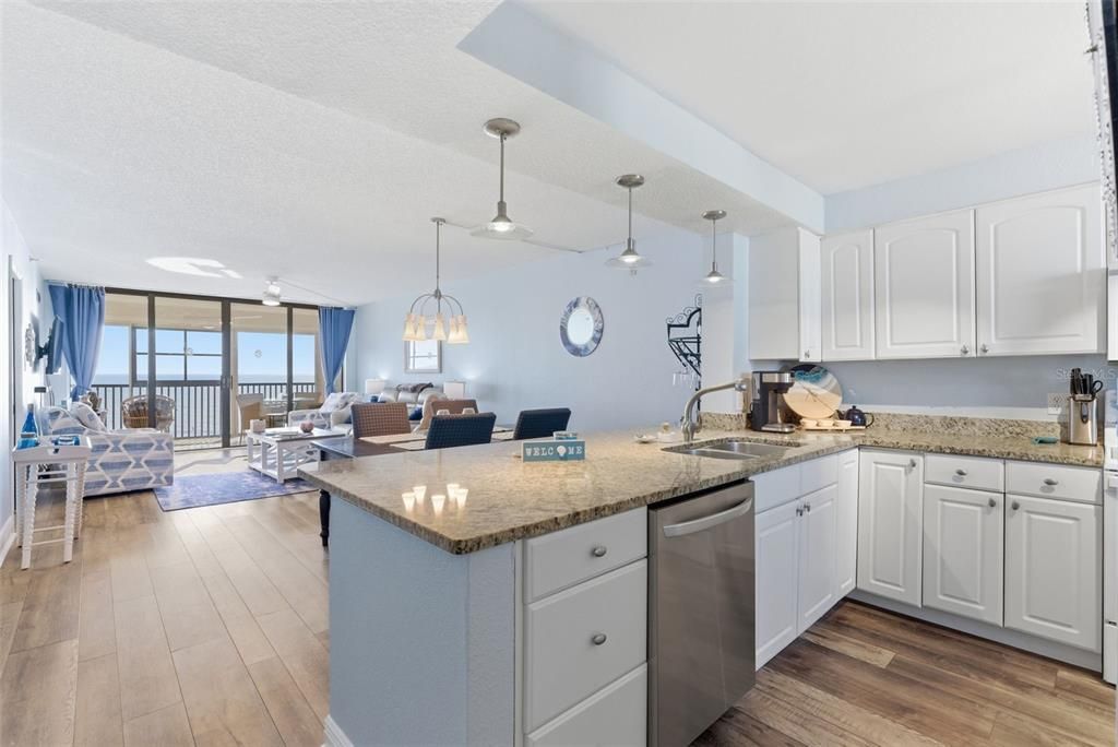 For Sale: $820,000 (2 beds, 2 baths, 1100 Square Feet)