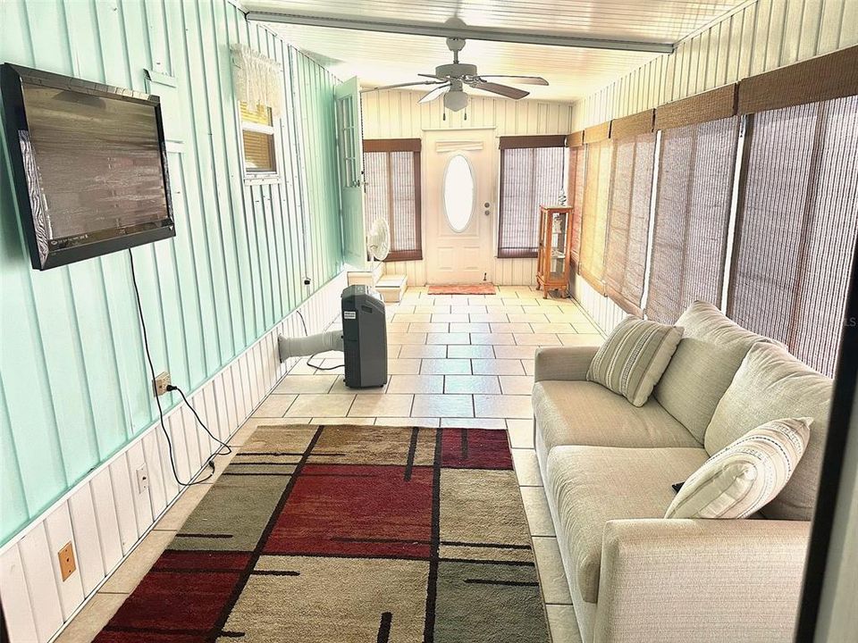 На продажу: $59,900 (1 спален, 1 ванн, 705 Квадратных фут)