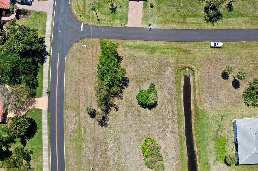 На продажу: $47,000 (0.23 acres)