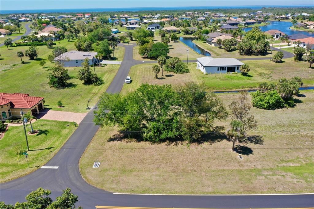 На продажу: $47,000 (0.23 acres)