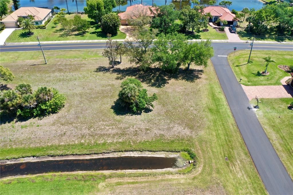 На продажу: $47,000 (0.23 acres)