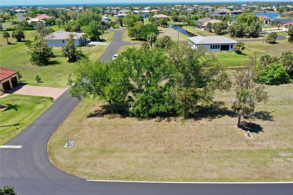 На продажу: $47,000 (0.23 acres)