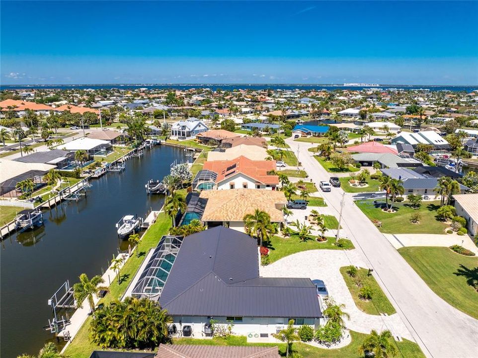 Active With Contract: $849,000 (3 beds, 2 baths, 1884 Square Feet)