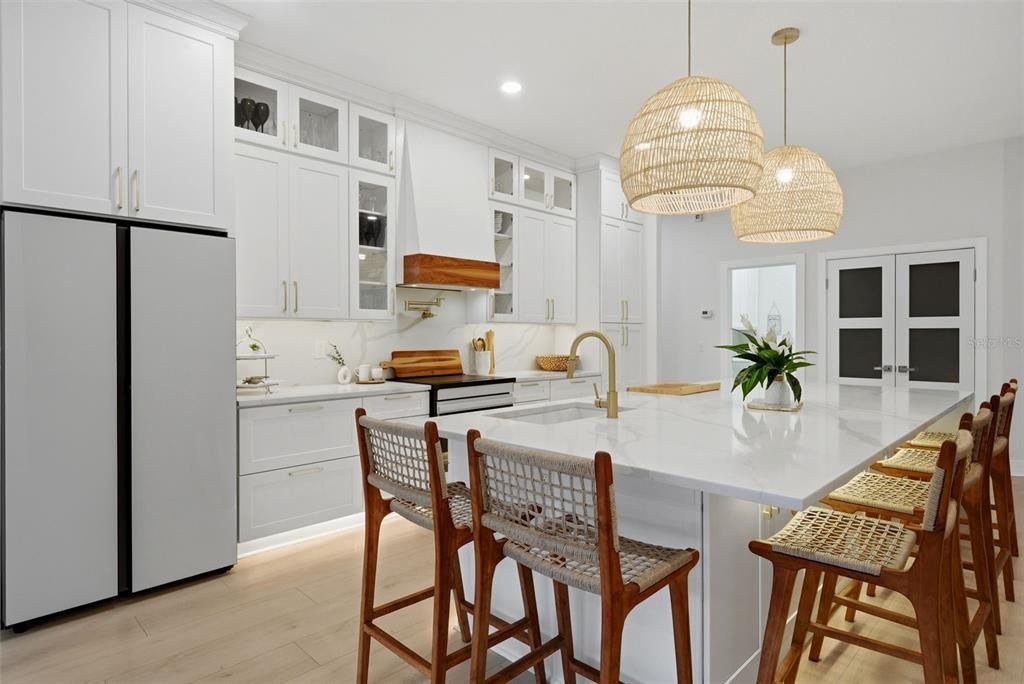 Active With Contract: $675,000 (5 beds, 3 baths, 2594 Square Feet)