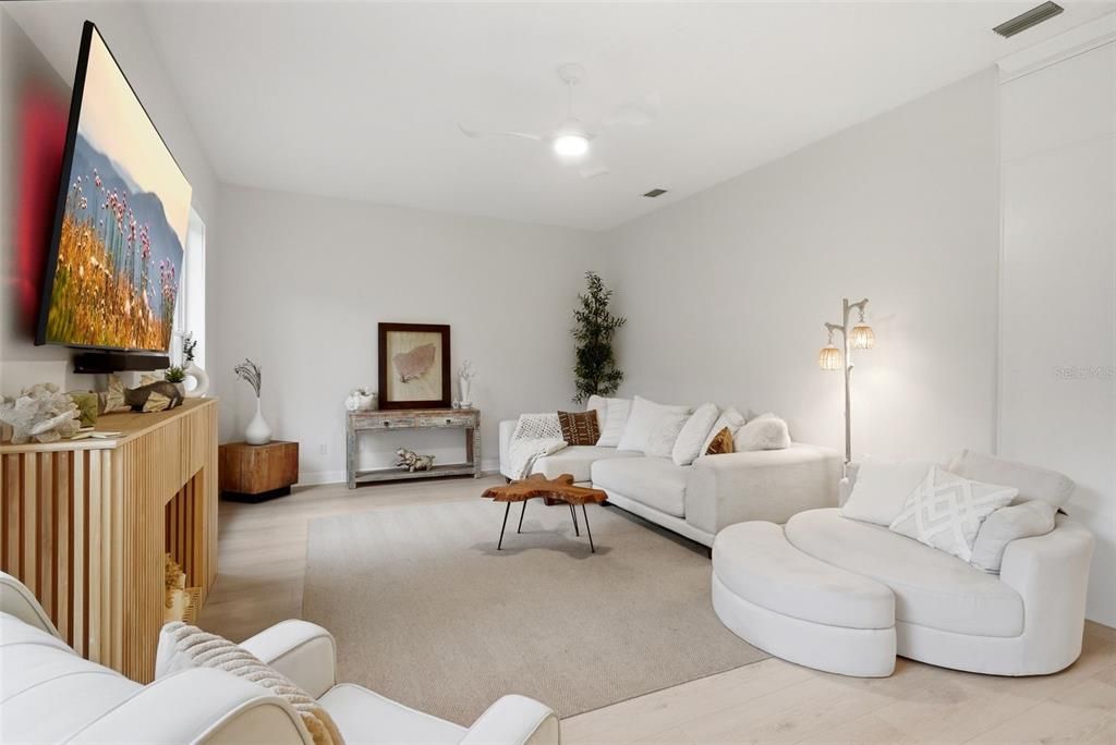 Active With Contract: $675,000 (5 beds, 3 baths, 2594 Square Feet)