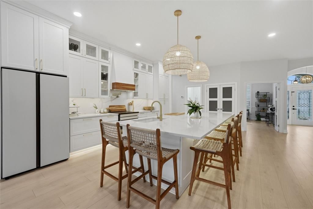 Active With Contract: $675,000 (5 beds, 3 baths, 2594 Square Feet)