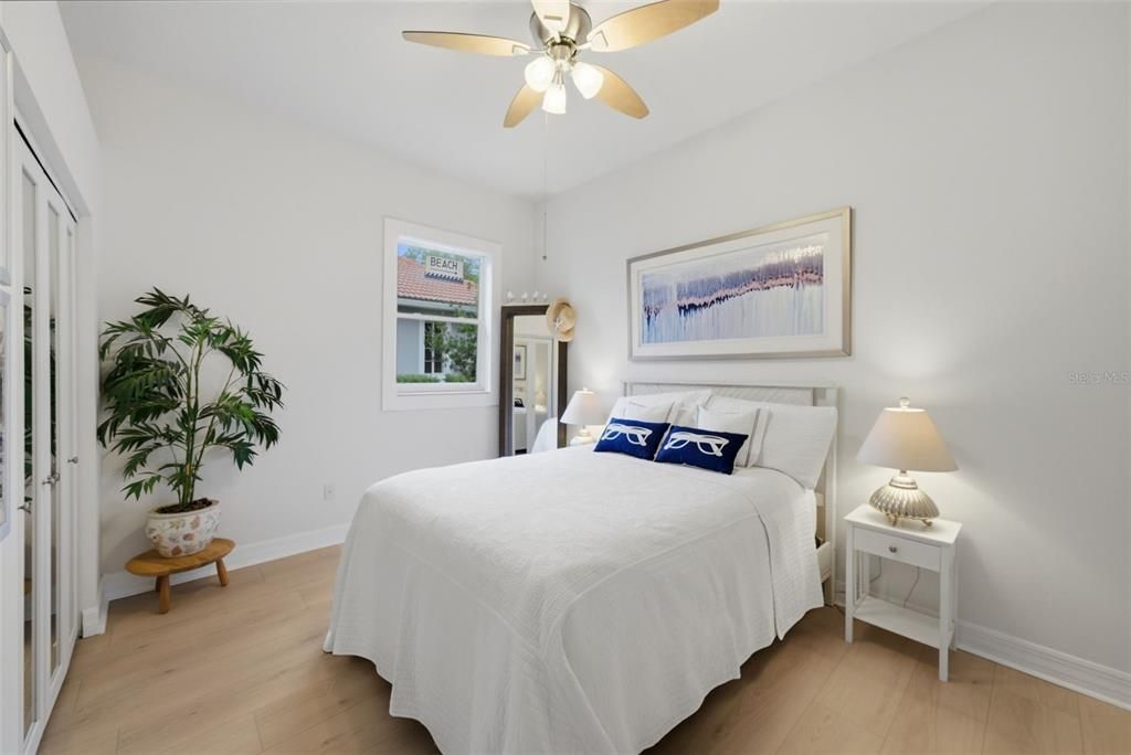 Active With Contract: $675,000 (5 beds, 3 baths, 2594 Square Feet)