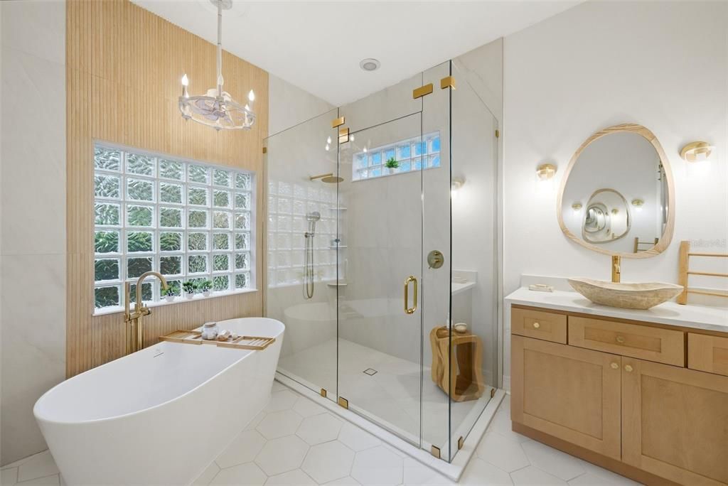 Active With Contract: $675,000 (5 beds, 3 baths, 2594 Square Feet)