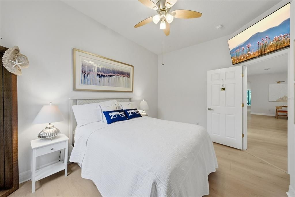 Active With Contract: $675,000 (5 beds, 3 baths, 2594 Square Feet)