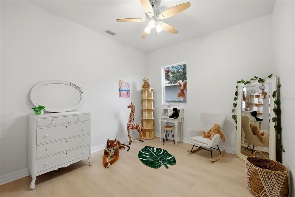Active With Contract: $675,000 (5 beds, 3 baths, 2594 Square Feet)
