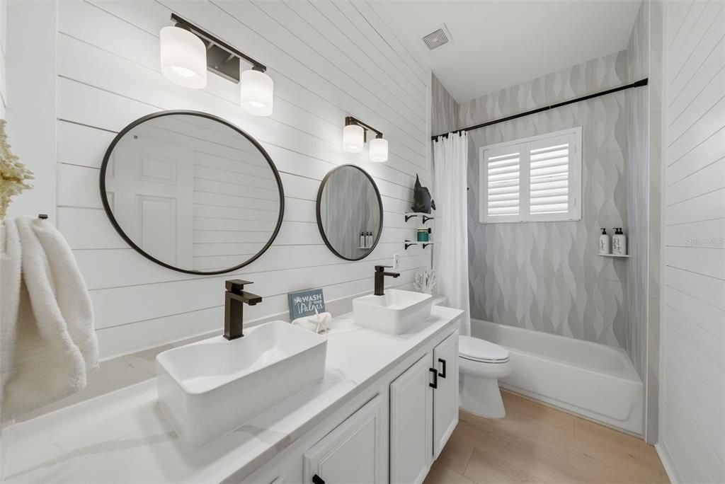 Active With Contract: $675,000 (5 beds, 3 baths, 2594 Square Feet)