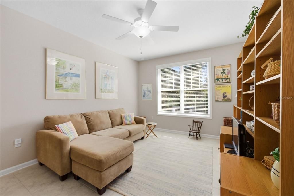 На продажу: $319,700 (3 спален, 2 ванн, 1397 Квадратных фут)