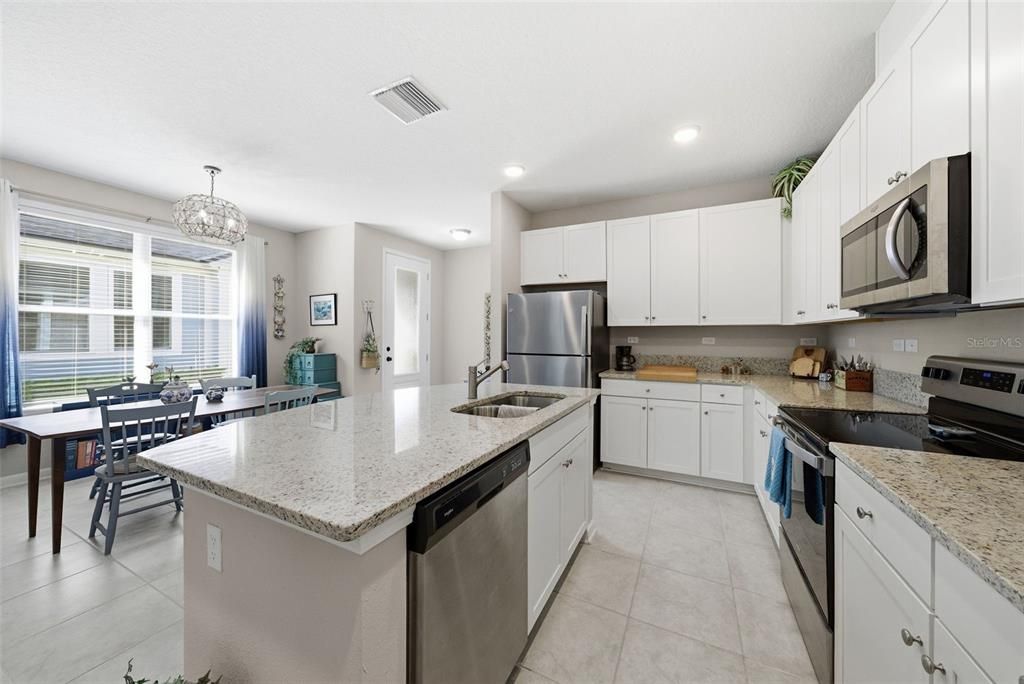 На продажу: $319,700 (3 спален, 2 ванн, 1397 Квадратных фут)