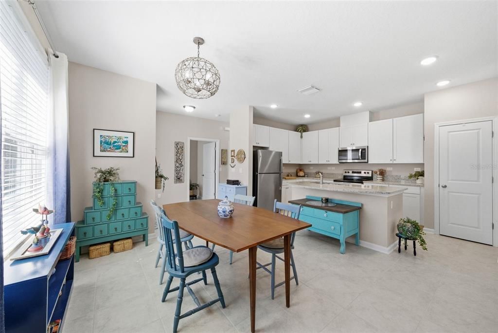 На продажу: $319,700 (3 спален, 2 ванн, 1397 Квадратных фут)