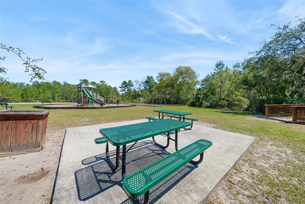 На продажу: $319,700 (3 спален, 2 ванн, 1397 Квадратных фут)