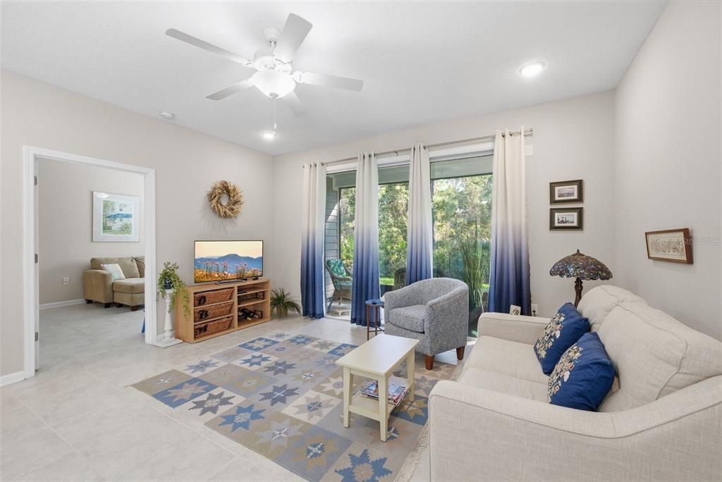 На продажу: $319,700 (3 спален, 2 ванн, 1397 Квадратных фут)