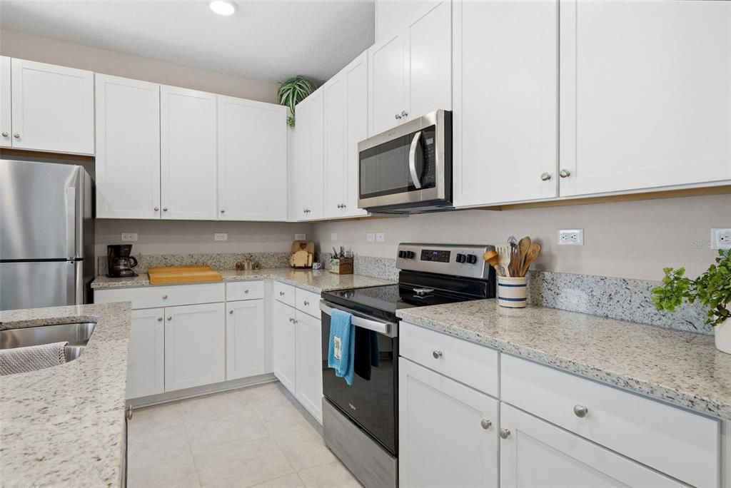 На продажу: $319,700 (3 спален, 2 ванн, 1397 Квадратных фут)