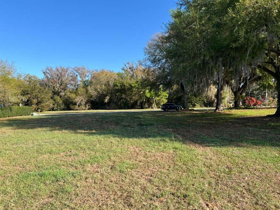 На продажу: $59,000 (0.23 acres)