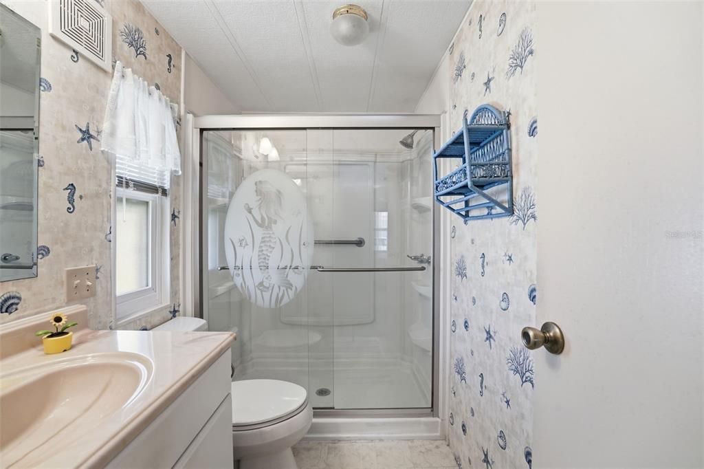 На продажу: $127,500 (2 спален, 2 ванн, 1055 Квадратных фут)